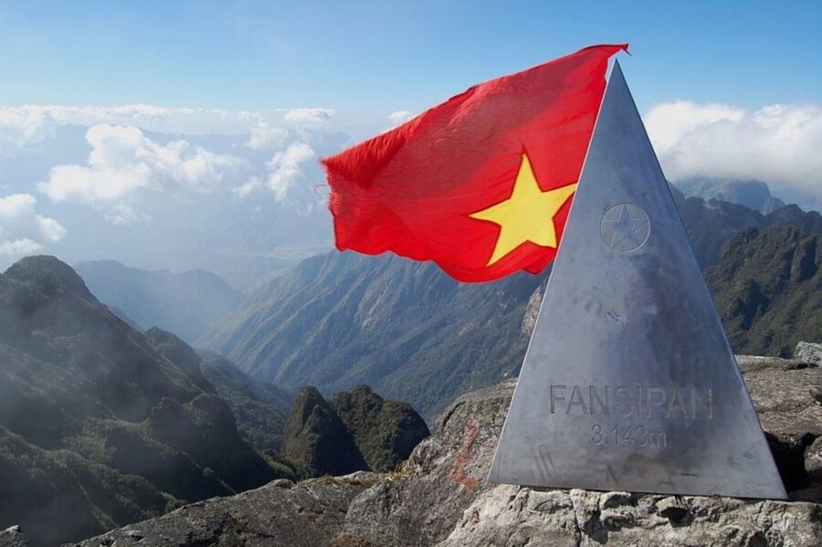2-Day Fansipan Mountain Trek - Indochina's Highest Peak - The 2,800-meter camp and the cold night