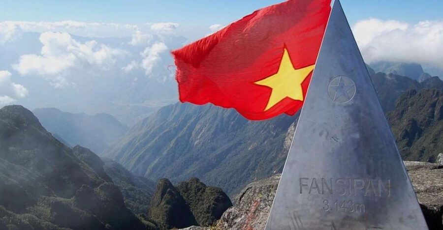 2-Day Fansipan Mountain Trek - Indochina's Highest Peak - Day one, from Sa Pa to the 2,800-meter camp