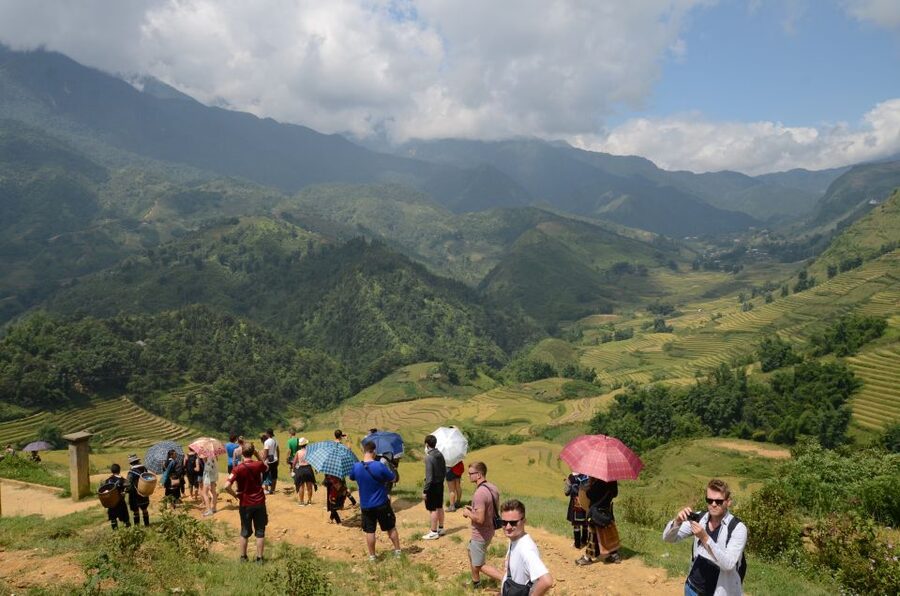 2-Day Sa Pa Ethnic Homestay Tour & Trek with Limousine Bus - Arriving in Ta Van for the overnight stay