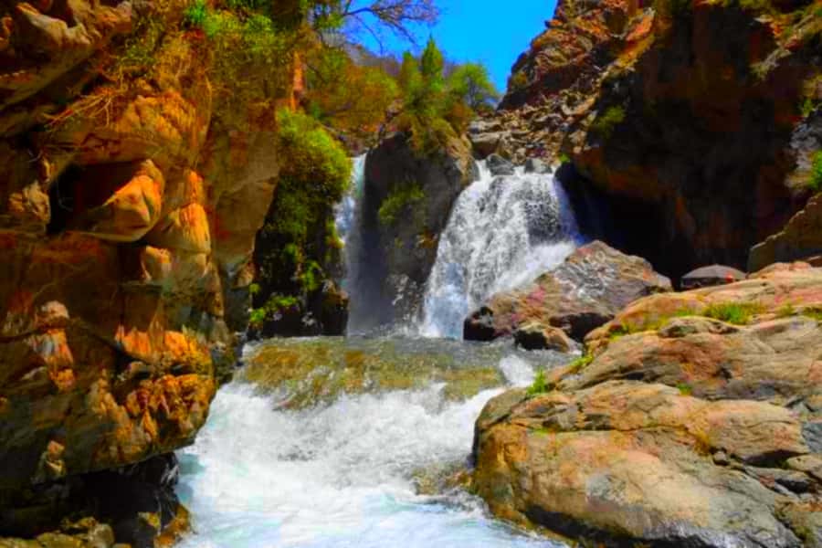 2 Days Desert Agafay and Atlas Mountains Trek From Marrakech - What Agafay Desert is really like