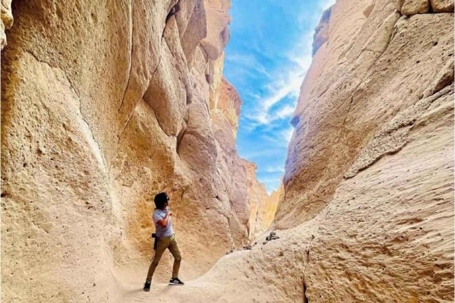 4-hour excursion: Sillar Route with Hiking in Culebrillas - Añashuayco Quarry: a working source of sillar