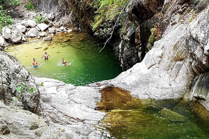 4-Hour Jungle Hike and Waterfall Swim - The upper route and the bay lookout