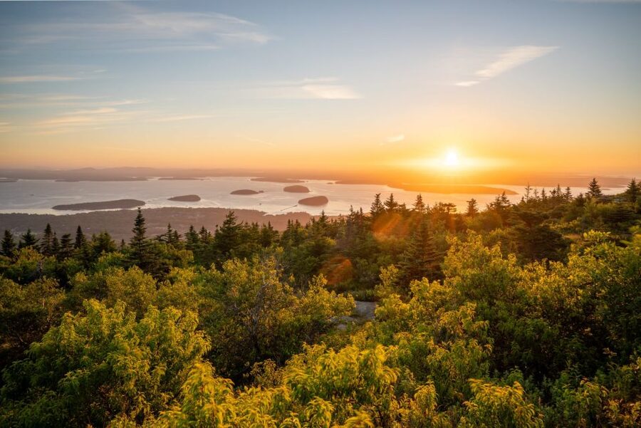 Acadia Full Day Small Group Tour & Hike - Ocean Path and Thunder Hole