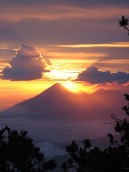 Acatenango Volcano 2-Day Hike - Why Acatenango is worth two days