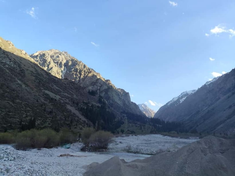 Ala Archa National Park: Hiking and Outdoor Adventure tour - Guides, languages, and the feel of the outing