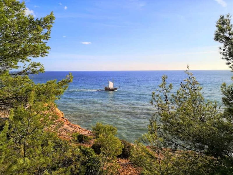 Albufeira, Olhão, Faro : Seven Hanging Valleys Guided Hiking - Cliffs, caves, and the Seven Hanging Valleys