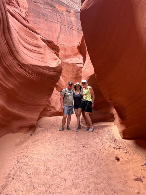 Antelope Canyon Lake Powell: Guided Kayaking & Hike Tour - The paddle back and the role of the guide