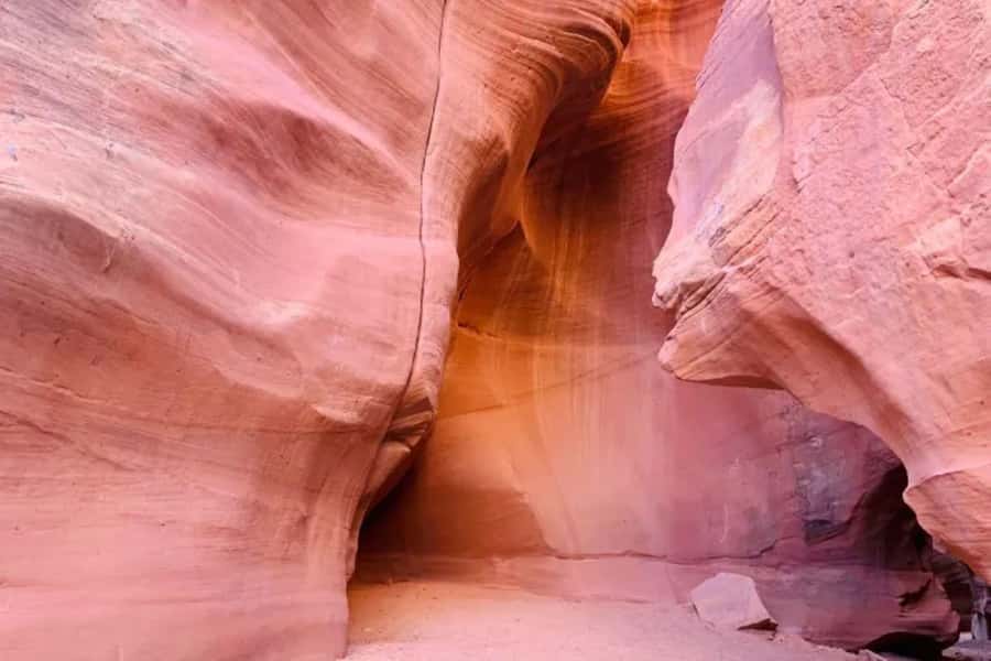 Antelope Valley: Ligai Si Anii Canyon Hiking Tour - From the 30-yard trail to the canyon entrance