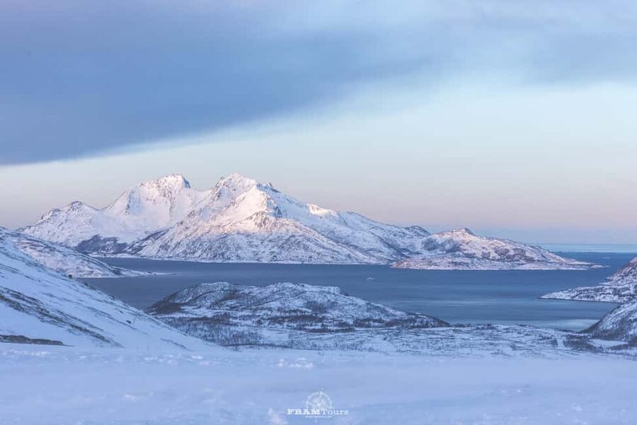 Arctic hike on Kvaløya Island with drinks and snacks - Is $165 a fair price?