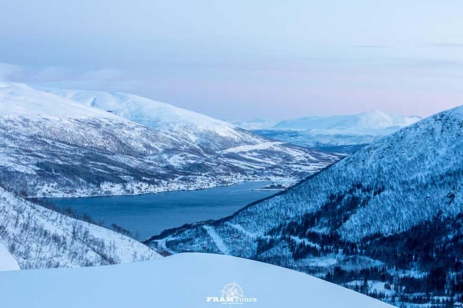 Arctic hike on Kvaløya Island with drinks and snacks - Practical details before you reserve