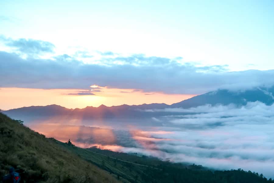 Bali: Mount Batur Sunrise Guided Hike and Natural Hot Spring - What your guide adds to the morning