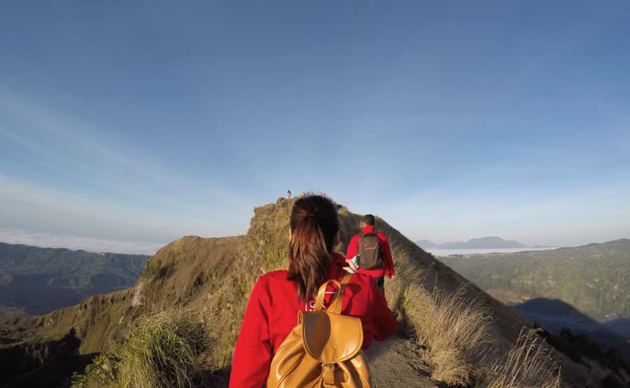 Bali: Mount Batur Sunrise Hike and Hidden Waterfall - How crowded and strenuous is the experience?