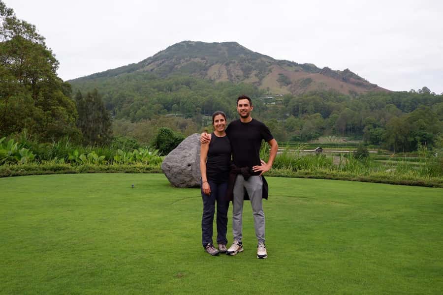 Bali: Mount Batur Sunset Trek with Picnic - The final climb and summit views