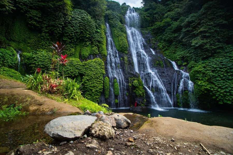Bali: Munduk Waterfalls Trek, Twin Lakes and Temple Tour - What to bring for a wet highland day