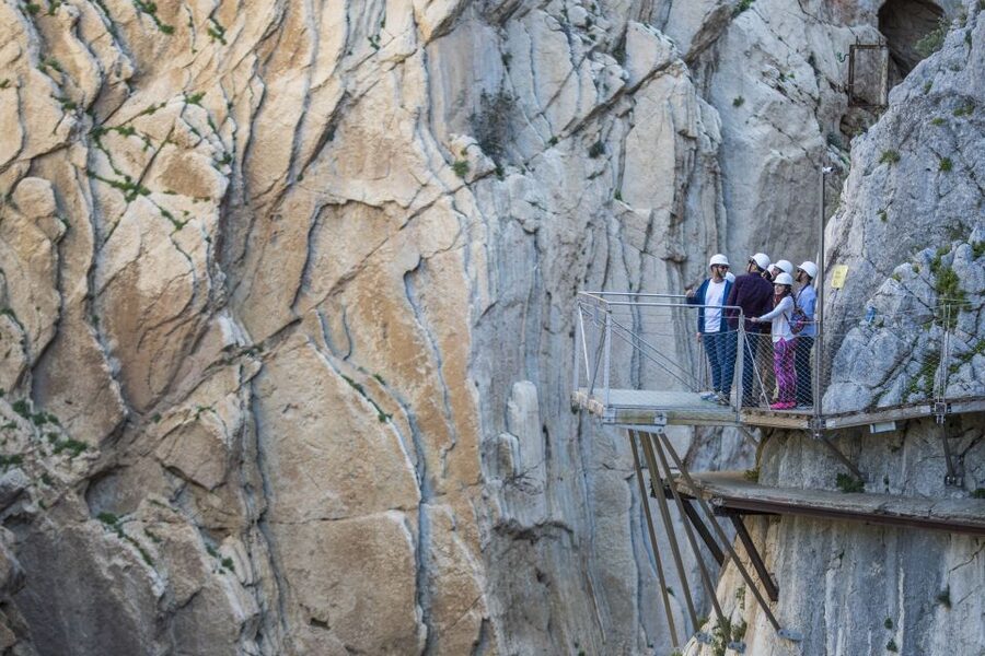 Caminito del Rey: Guided Hiking Tour with Entrance Tickets - Finishing the route and finding the return bus