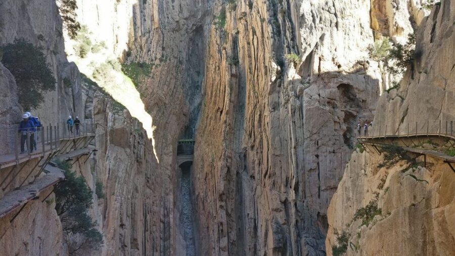 Caminito del Rey: Trekking Tour with Hiking Guide - Meeting at El Kiosko and starting the walk