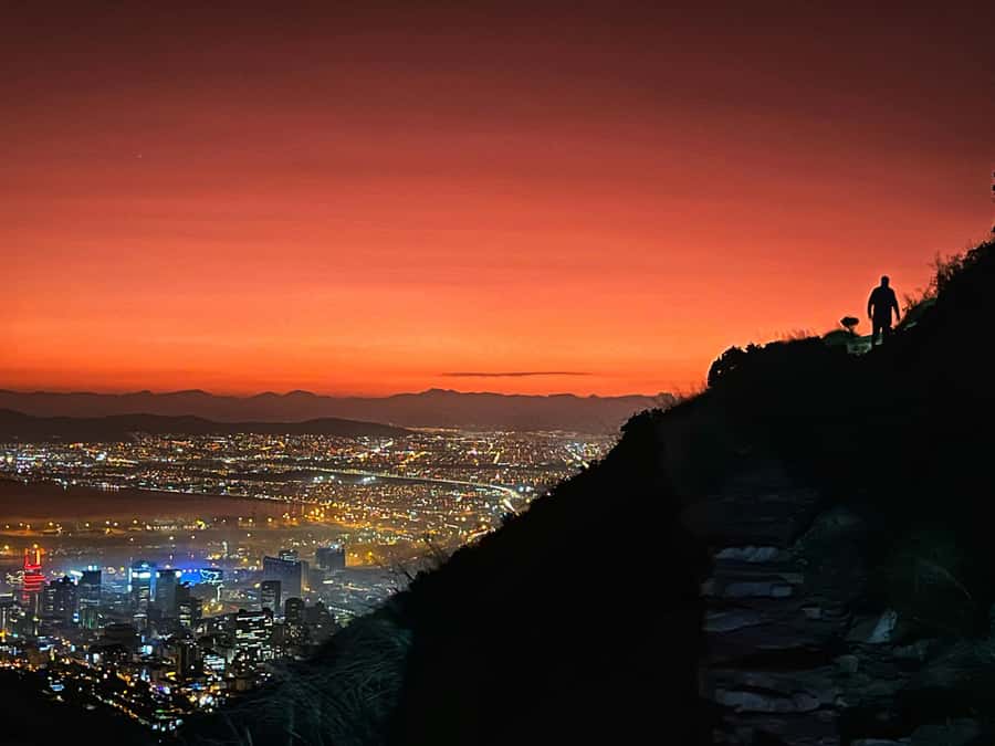Cape Town: Lion's Head Sunrise or Sunset Hike - The sunset route and its quieter viewing spot