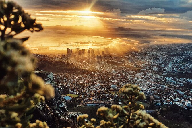 Cape Town: Lion's Head Sunrise/Sunset Hike - Sunrise above the Hottentots Holland Mountains