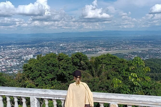 Chiang Mai Doi Suthep Temple and Wat Pha Lat Hike - Why this temple pairing works so well