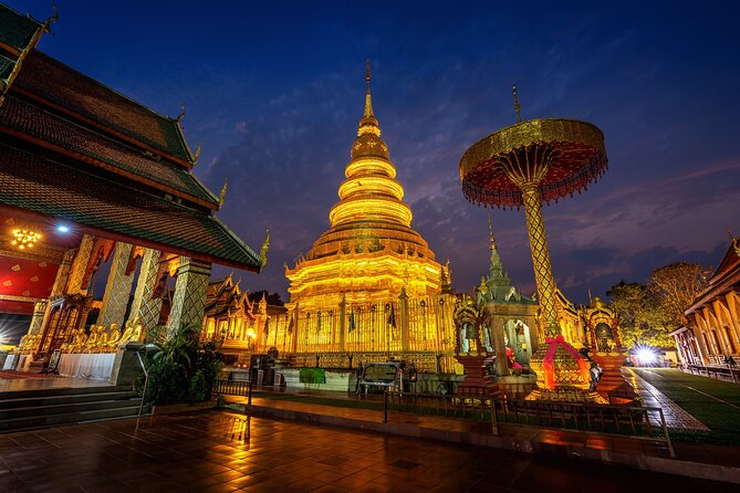 Chiang Mai - Doi Suthep Temple & Wat Pha Lat Hike - Riding the red songthaew up Doi Suthep