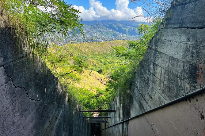 Diamond Head Hiking and Oahu Island Experience feat. North Shore - Diamond Head before breakfast
