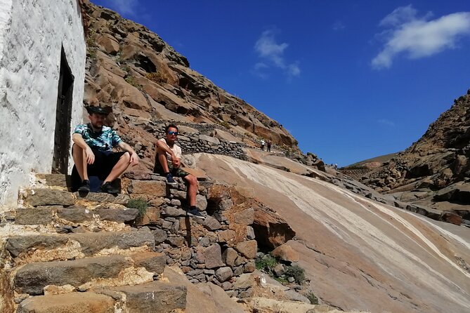 Excursion to Ajuy Caves with a secret Las Penitas canyon Hike - Guide style and the value of a six-person group