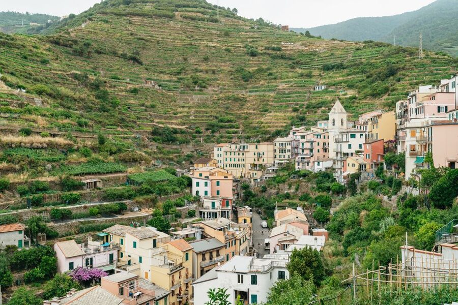 Florence: Cinque Terre Day Trip with Optional Hiking or Pisa - The long road from Florence to La Spezia