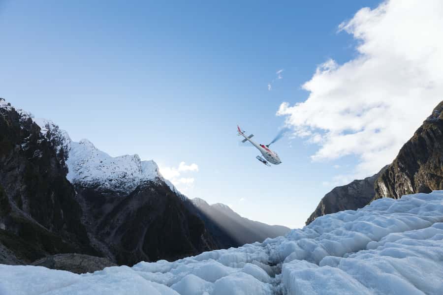 Franz Josef: 2.5 Hour Glacier Hike with Helicopter Transfer - Group size and pace