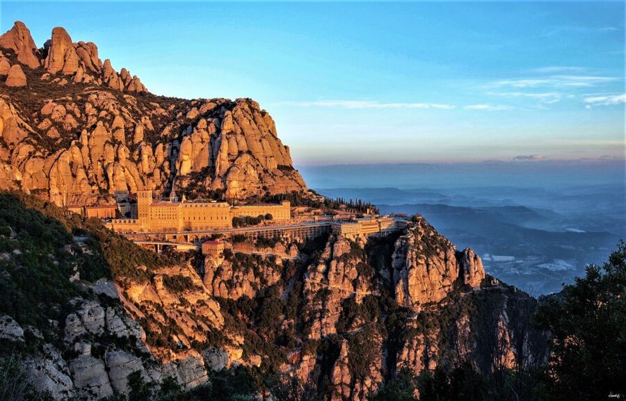 From Barcelona: Montserrat Monastery, Easy Hike, Cable Car - Meeting the van on Passeig de Gràcia