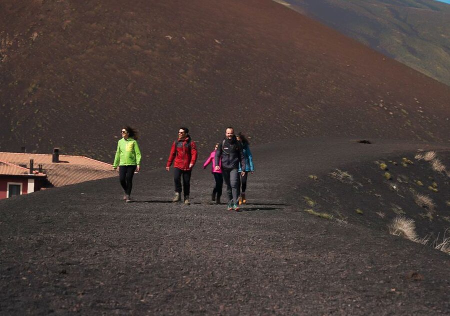 From Catania: trek on Mount Etna, Lava Cave & tasting Tour - Choosing the cable car and 4x4 option