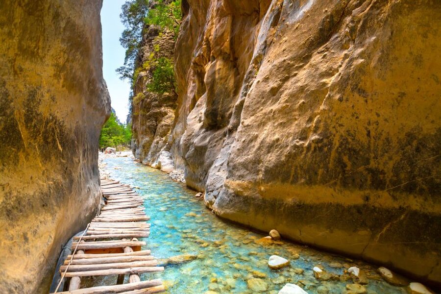 From Chania/Rethymno: Samariá Gorge Guided Hike with Pickup - Descending from the wooden staircase