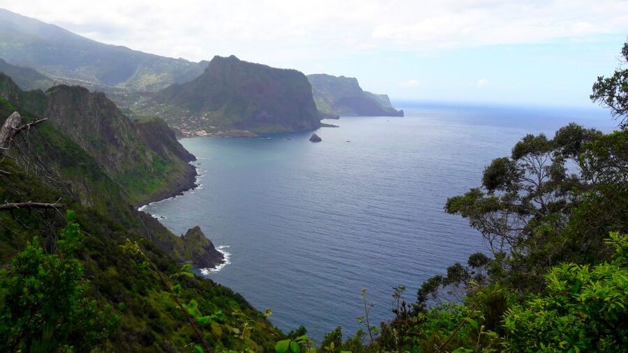 From Funchal: Machico to Porto da Cruz Larano Cliff Hike - From Funchal to Machico: setting out for the trail