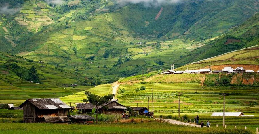 From Hanoi: 2-Day Sapa Trekking Trip with Homestay & Meals - Lunch in Sapa before the trail begins