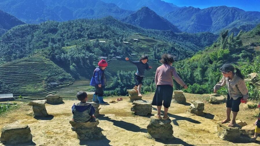 From Hanoi: Sapa 3-Day Medium Trek and Limousine Trip - Hanoi to Sapa by limousine