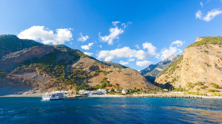 From Heraklion: Samaria Gorge & Agia Roumeli Hiking Day Trip - Omalos and the start of the downhill trail