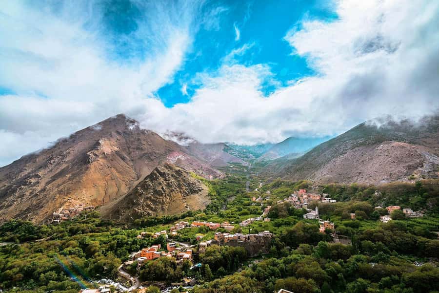 From Marrakech: Atlas Mountains Full-Day Hiking Trip w Lunch - From Marrakech to the foothills