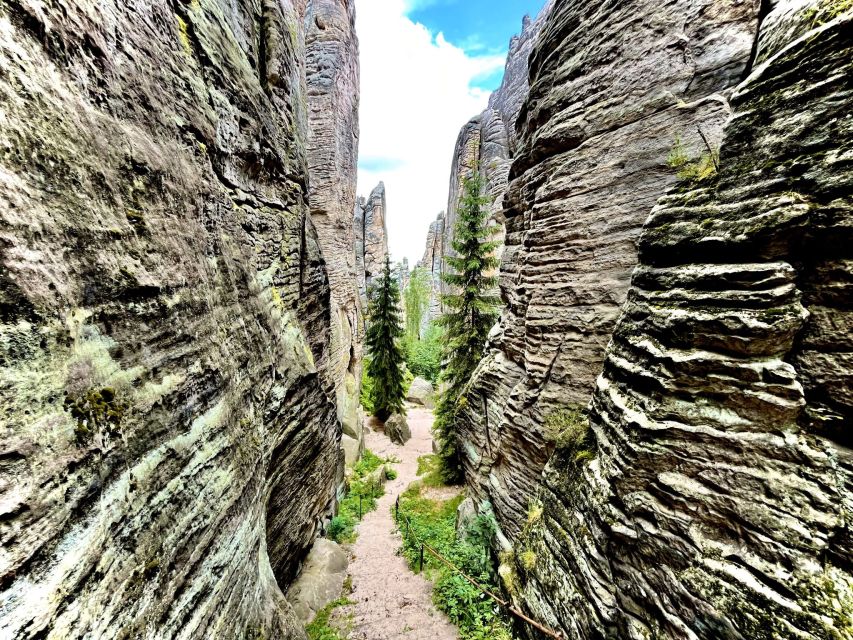 From Prague: Hike, Castle and Brewery in Bohemian Paradise - Castle lunch with a view