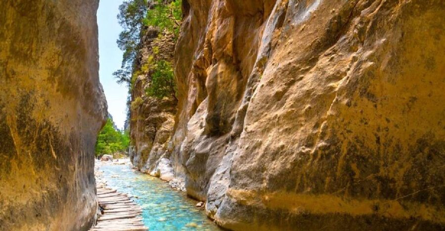 From Rethymno: Samariá Gorge Full-Day Hike - Omalos and the start of the trail