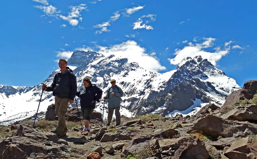 From Santiago: Cajón del Maipo and Volcán San José Hike 8K - Walking into Cajón del Maipo