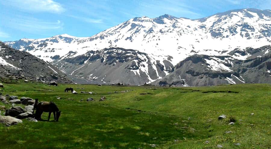From Santiago: Cajón del Maipo and Volcán San José Hike 8K - The trail, the climb, and the view toward San José