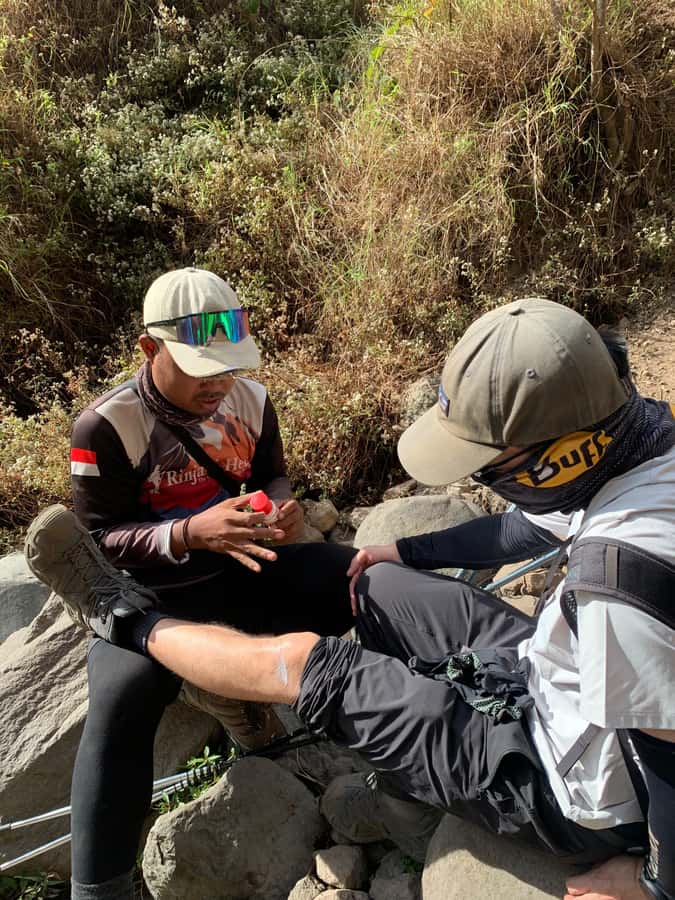From Senaru: Mount Rinjani 2-Day Trek to Summit - Food, guides, and the value of the support team