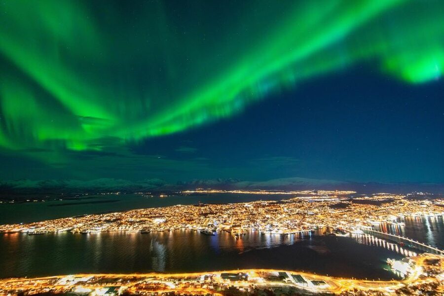 From Tromsø: Evening Fjellheisen Snowshoe Hike and Cable Car - Riding Fjellheisen to 421 meters