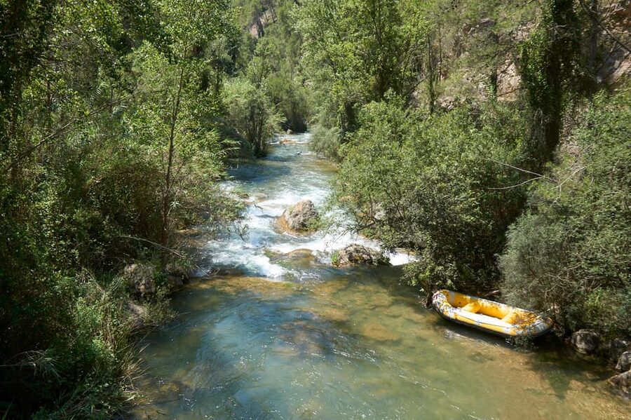 From Valencia: Montanejos Tour with Guided Hike - From Valencia to Montanejos by Coach
