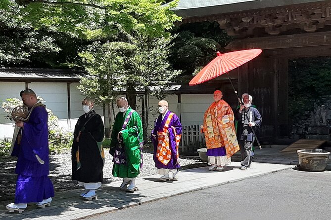 Full Day Hiking Tour at Mt.Takao including Hot Spring - Choosing between an easy route and a harder climb