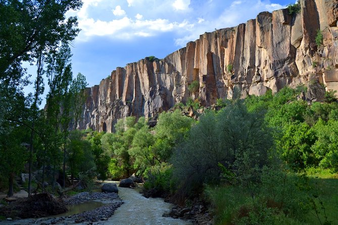Full-Day Tour in Cappadocia with Ihlara Hiking and Underground City - Kaymakli Underground City goes below the surface