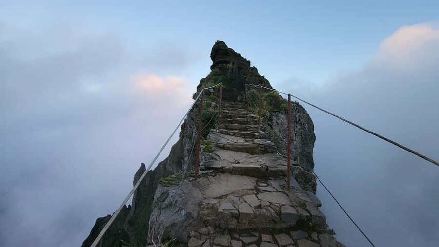 Funchal: Pico do Arieiro & Pico Ruivo Hiking Transfer - Weather, clothing, and what to carry