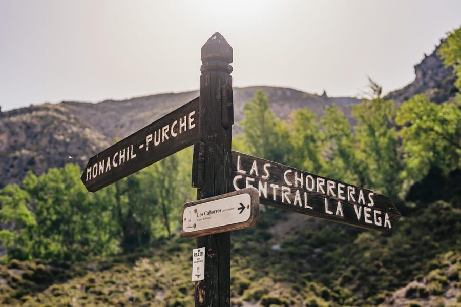 Granada: Los Cahorros de Monachil Canyon Hiking Tour - The upper path and Sierra Nevada views