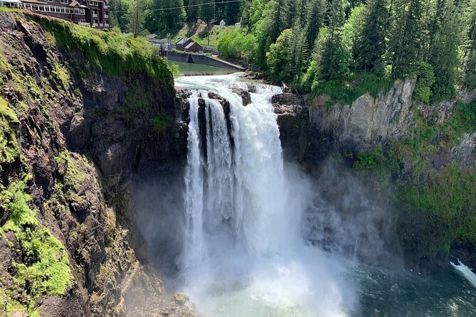 Guided forest hike to Seattle waterfalls incl. Snoqualmie Falls - What to wear for the waterfall hike