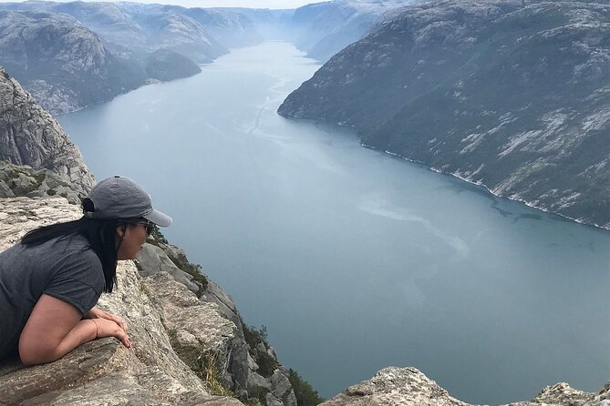 Guided hike to Pulpit Rock Preikestolen - Reaching the famous rock above Lysefjorden