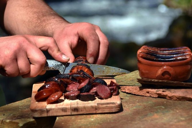 Half-day Hike & Picnic with Dog Love in Porto's Mountains - How difficult is the hike?